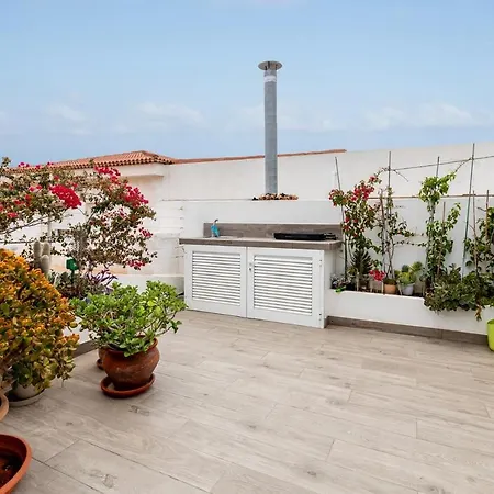 Beautiful 2 Bedroom Bungalow, Flores Dom wakacyjny