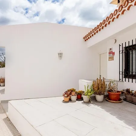Beautiful 2 Bedroom Bungalow, Flores * Costa Adeje (Tenerife)